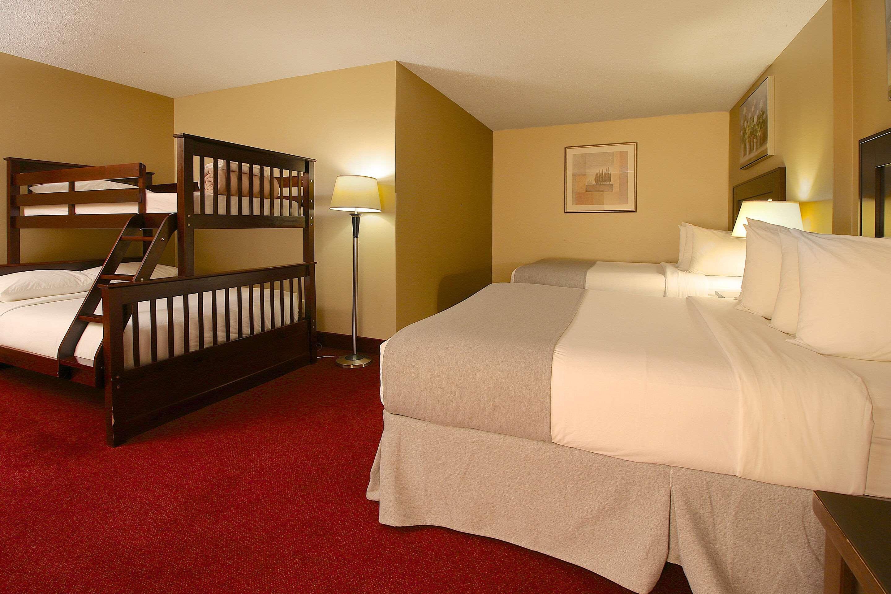 Hotel Clarion Pointe à Medicine Hat Extérieur photo