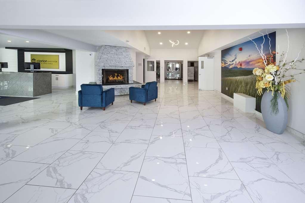 Hotel Clarion Pointe à Medicine Hat Intérieur photo